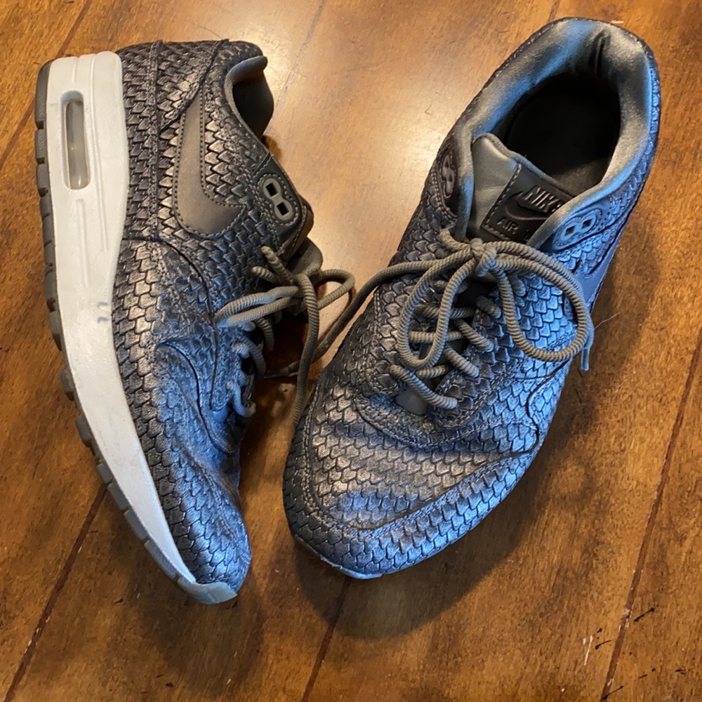 Womens Nike Air sneakers~